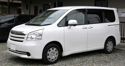 Минивэн Toyota Noah (Тойота Ной) 